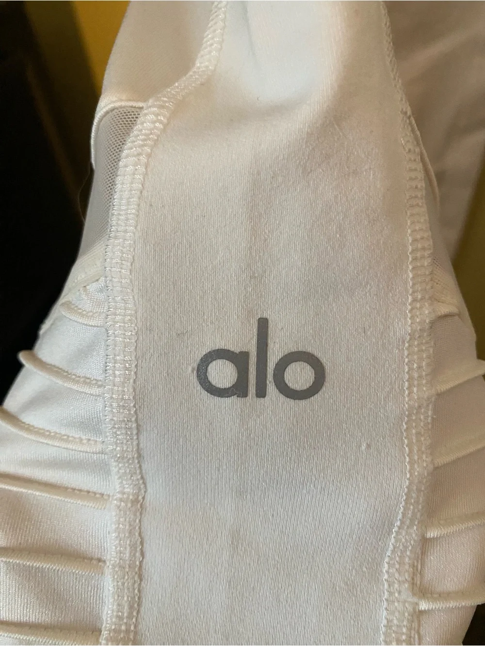 ALO Yoga High-Waist Off-White Moto Leggings - Women's XS